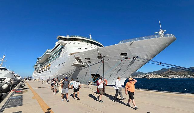 Bodrum'a "Brilliance Of The Seas" kruvaziyeriyle 2 bin 253 turist geldi