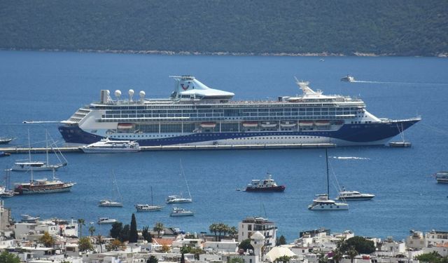 Bodrum’a ‘Marella Discovery 2’ kruvaziyeriyle 1789 turist geldi