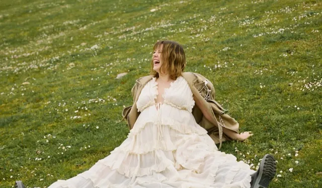Gizem Karaca'dan yeni hamilelik pozları