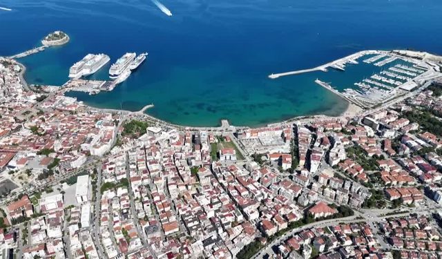 Ege'de turizm ara tatil ve bayramla hızlanıyor