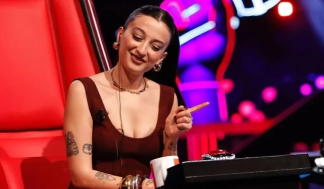 Melike Şahin derin dekoltesiyle göz kamaştırdı