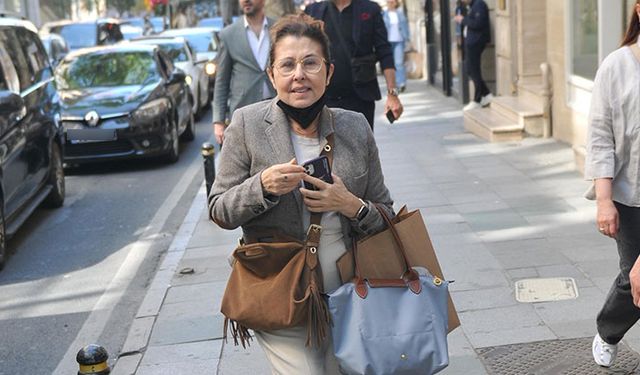 Ünlü sanatçı Nilüfer, Nişantaşı’nda görüldü