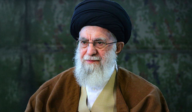 İran lideri Hamaney’den İsrail’e “çaresiz kalacaksınız” mesajı