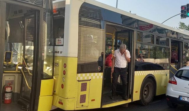 İETT otobüsü başka bir İETT otobüsüne çarptı
