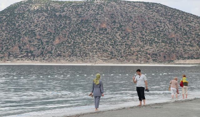 Türkiye’nin Maldivler’i Salda Gölü’nde turizm sezonu açıldı