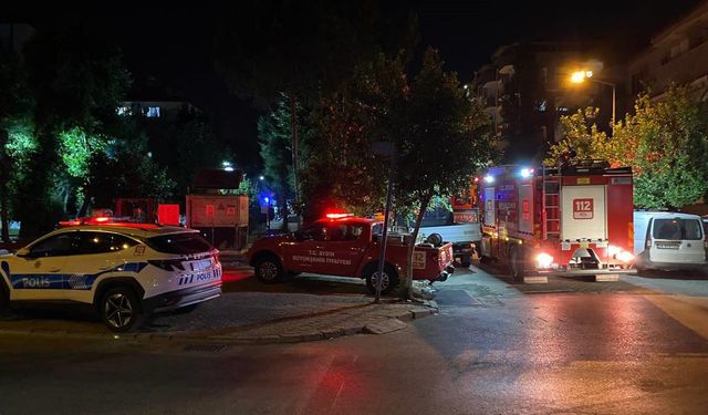 Yangında mahsur kalan kadın demir parmaklıklar kesilerek kurtarıldı