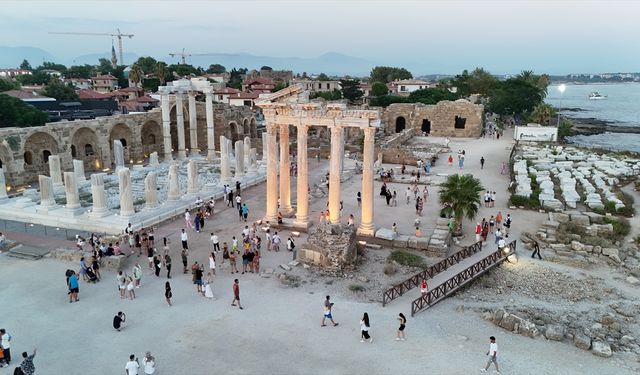 Yıl sonunda 53 milyon yabancı ziyaretçiye ulaşılması bekleniyor