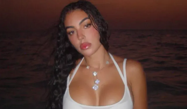 Ronaldo'nun nişanlısı bikinisiyle sahilde koştu