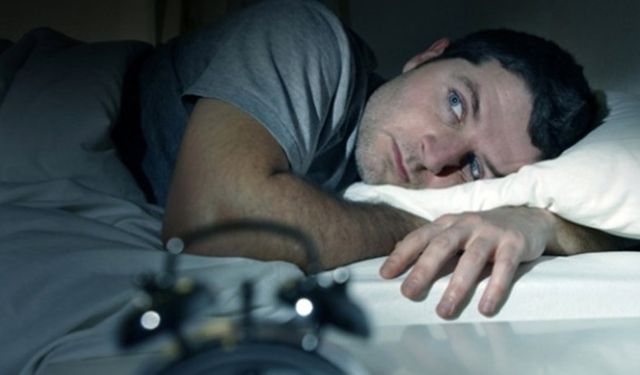 Kronik uyku yoksunluğu Alzheimer’a yol açabilir