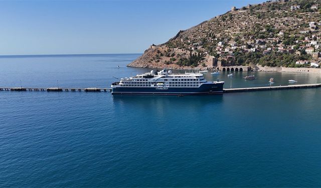 Alanya'ya "SH Diana" kruvaziyeriyle 107 turist geldi