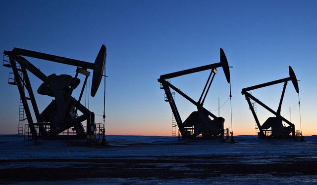 Brent petrolün varili 98,41 dolardan işlem görüyor