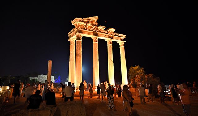 Antalya'ya gelen turistlerin sayısı 16 milyonu geçti