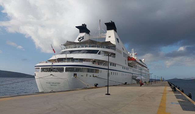 "Star Legend" kruvaziyeri, 271 yolcusuyla Bodrum'a geldi