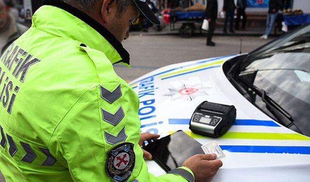 "Dur" ihtarına uymayan motosiklet sürücüsüne 246 bin lira ceza