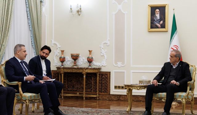 Bakan Fidan, İran Cumhurbaşkanı ile görüştü