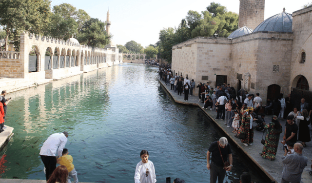 Şanlıurfa ara tatilde ziyaretçi akınına uğradı