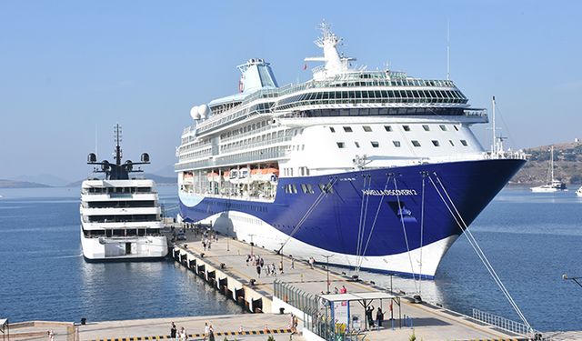 Bodrum'a iki kruvaziyerle 1853 yolcu geldi