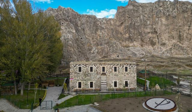 Tarih ve doğayla iç içe Horhor Cami, restorasyonun ardından cemaatiyle buluştu