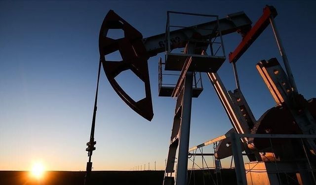 Brent petrolün varil fiyatı 97,77 dolardan işlem görüyor