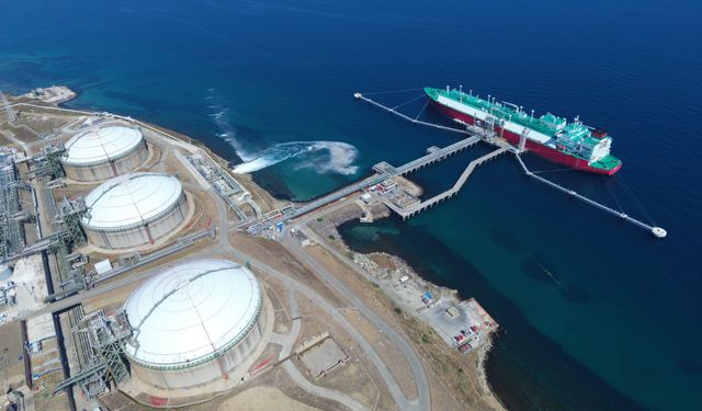 Bakan Bayraktar duyurdu: İhtiyaç duyulan doğal gazın yarısı LNG’den alınıyor