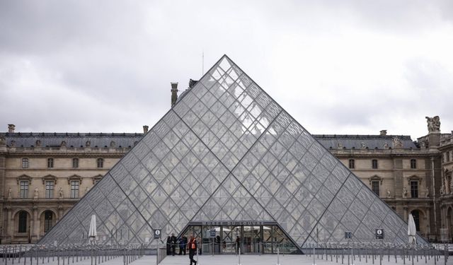 Louvre soygununun faturası turistlere kesildi! Yüzde 45 zam