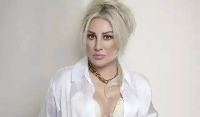 Muazzez Ersoy'dan iddialı fotoğraflar