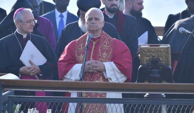 Papa'dan İznik'e tarihi ziyaret ve tarihi ayin!