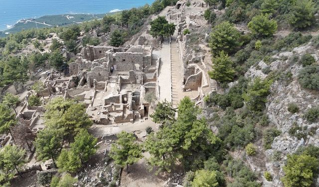 "Geleceğe Miras Projesi" ile hızlanan kazılarla Syedra'nın yüzde 25'i gün yüzüne çıkarıldı