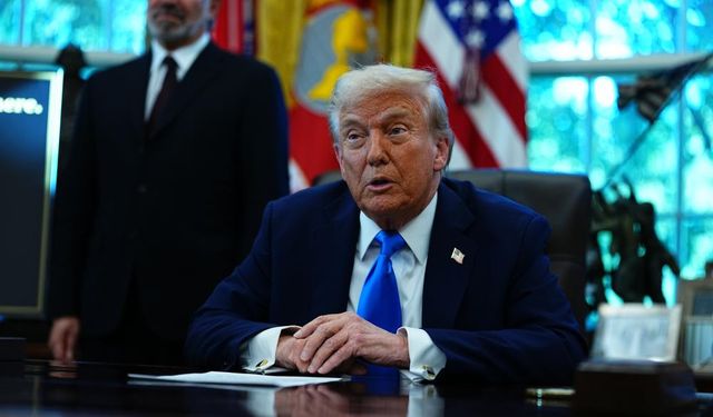 Trump'tan "Venezuela topraklarını vururuz" tehdidi