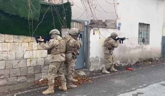 22 ilde düzenlenen DEAŞ operasyonlarında 92 şüpheli yakalandı