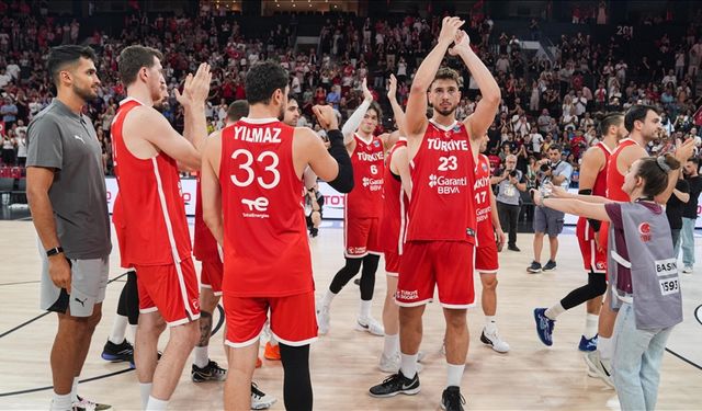 '12 Dev Adam', FIBA güç sıralamasında lider