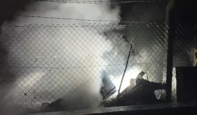 Ankara'da apartmana sıçrayan yangında 8 kişi dumandan etkilendi