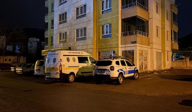 Baba-oğul arasındaki kavga kanlı bitti: 1'i ağır 2 yaralı