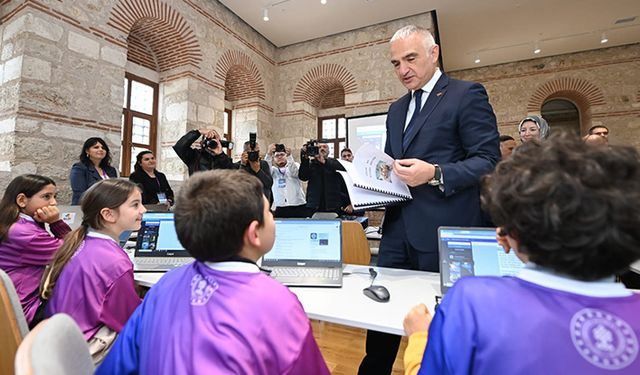 Bakan Ersoy duyurdu: Kütüphanelerde yıl sonu kullanıcı hedefi 39 milyonun üzerinde