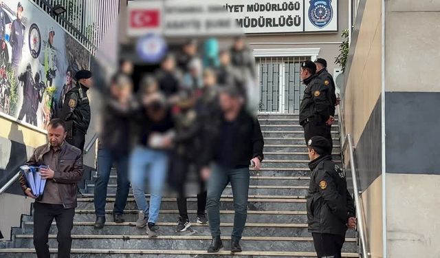 Çekmeköy'de bir polisin şehit edilmesine ilişkin yakalanan 5 zanlı adliyede