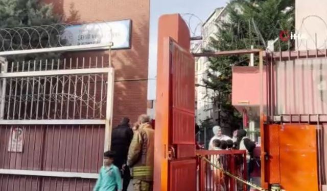 Fatih'teki ilkokulda panik anları! Okul boşaltıldı, gerçek ekipler gelince ortaya çıktı
