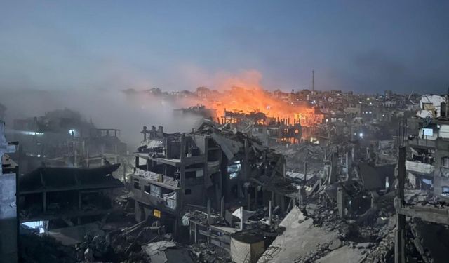 Katil İsrail ateşkese rağmen Gazze'nin güney ve kuzeyini vurdu