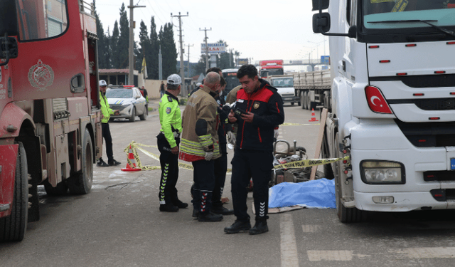 Hatay'da tırla motosiklet çarpıştı: Anne ve bebeği öldü, 3 kişi yaralandı