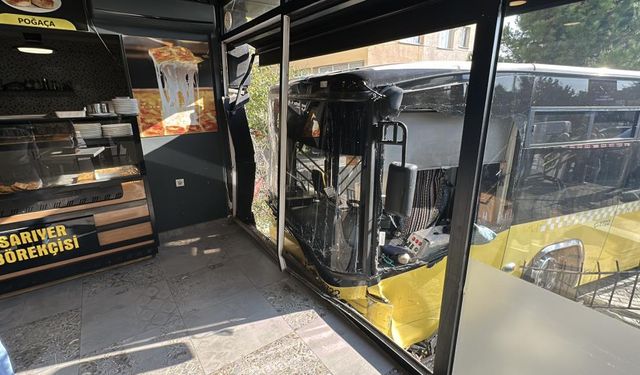 Üsküdar'da İETT börekçiye daldı: Yaralılar var