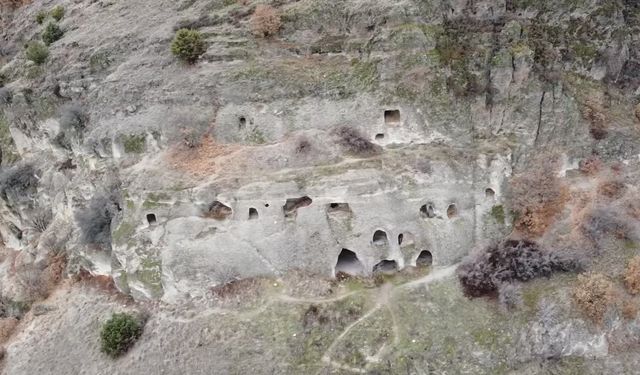 İndağı Kaya Mezarları tarih ve doğa meraklılarının ilgisini çekiyor