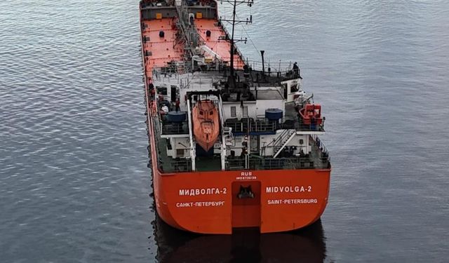 Saldırıya uğrayan "MIDVOLGA-2" isimli gemi, Sinop açıklarına ulaştı