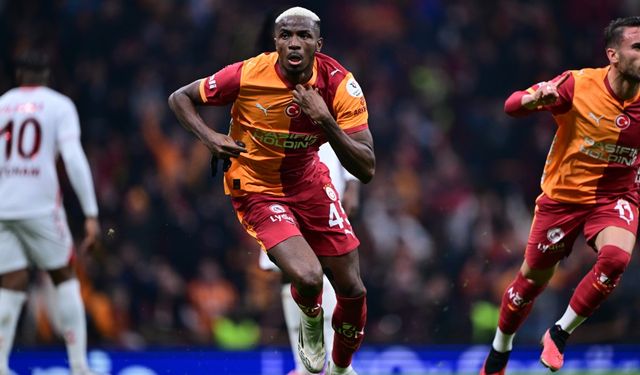 Victor Osimhen cezalı duruma düştü