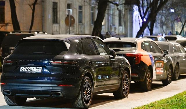 Rusya’da yüzlerce Porsche sahibi araçlarını çalıştırmakta sorun yaşadı