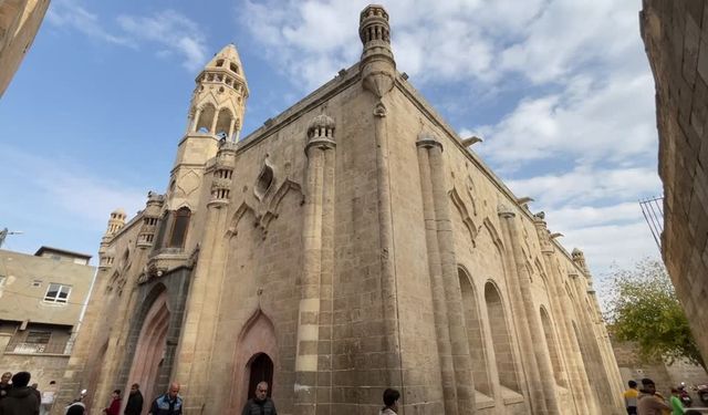 Tarihin izleri Şanlıurfa'daki "Fırfırlı Cami"de birleşiyor