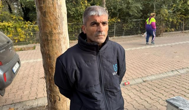 Ağaç dibinde bulduğu poşetten servet çıktı! Temizlik görevlisinden örnek davranış