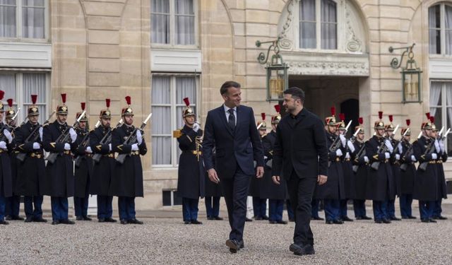 Zelenskiy, Macron ile bir araya geldi