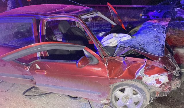 Çorum'da iki otomobil çarpıştı: 8 kişi yaralandı