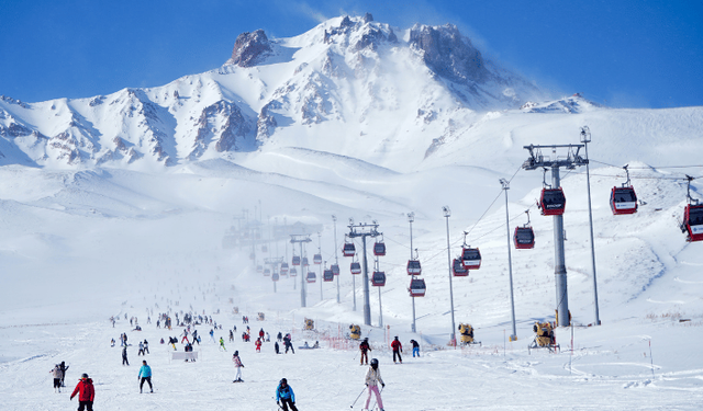 Sezonu geç açan Erciyes, 23 günde 550 bin kişi ağırladı