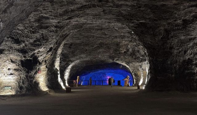 Hititlerden kalan tuz mağarası geçen yıl yaklaşık 1,8 milyon ziyaretçi çekti