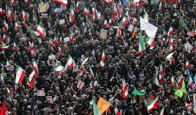 İran'daki olaylarda ölenlerin sayısı 6 bin 872'ye yükseldi